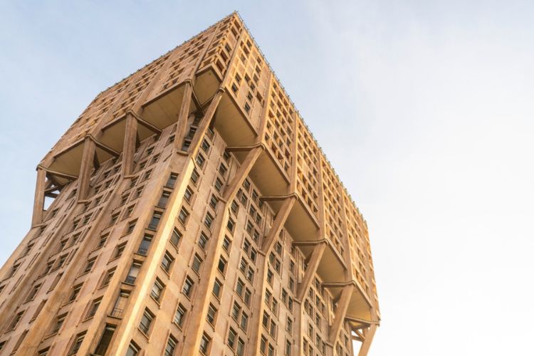 torre velasca in the sunlight